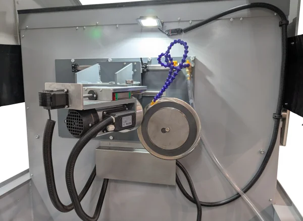 Detail des Motors des ELITE Rundmesserschleifmaschinen Modell JVC 700